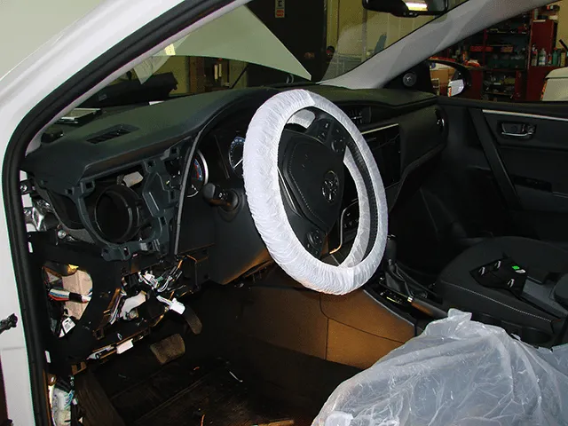 Установка автосигнализации с безключевым запуском на Toyota Corolla