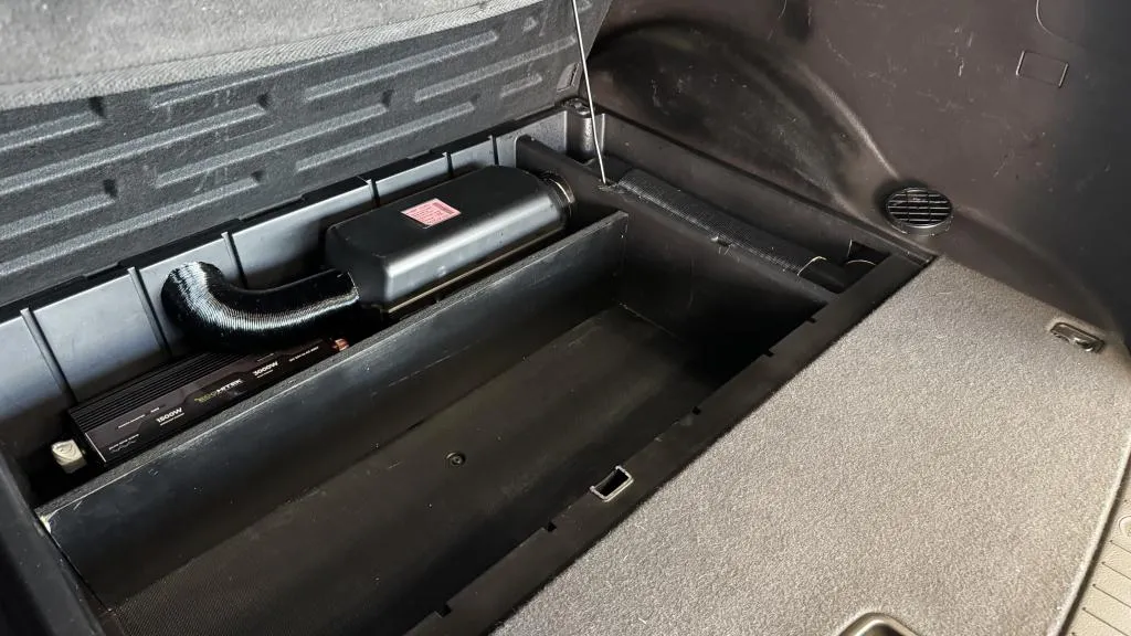Установка автономного отопителя и инвертора 220V на Hyundai Santa Fe — фото 2