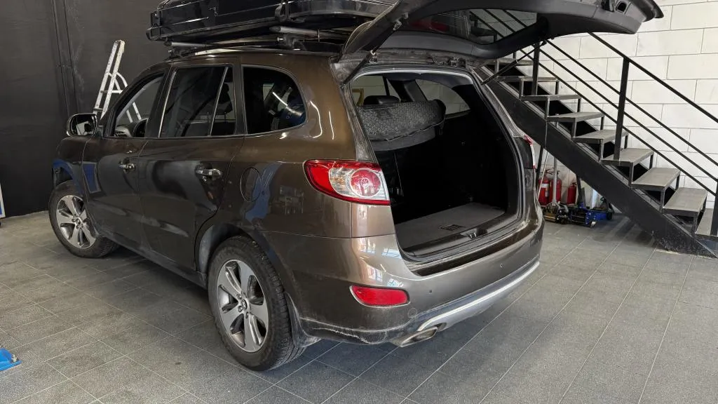 Установка автономного отопителя и инвертора 220V на Hyundai Santa Fe — фото 5