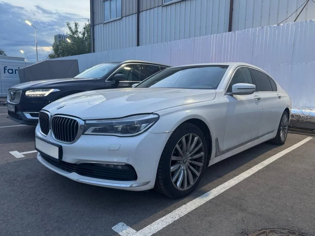 Установка автосигнализации Pandora VX 4G GPS с автозапуском на BMW 7 серии — фото 1