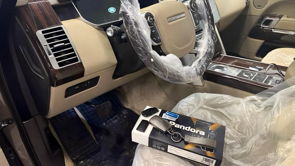 Установка Pandora VX 4G GPS V3 на Range Rover с автозапуском — фото 3