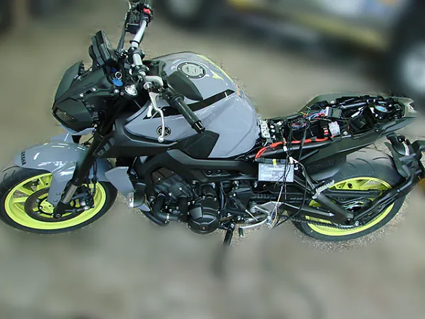 Установка мотосигнализации на Yamaha MT-09A — фото 3