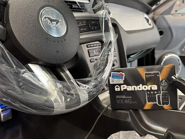 Установка сигнализации Pandora VX 4G GPS на Ford Mustang GT 2010 года — фото 2