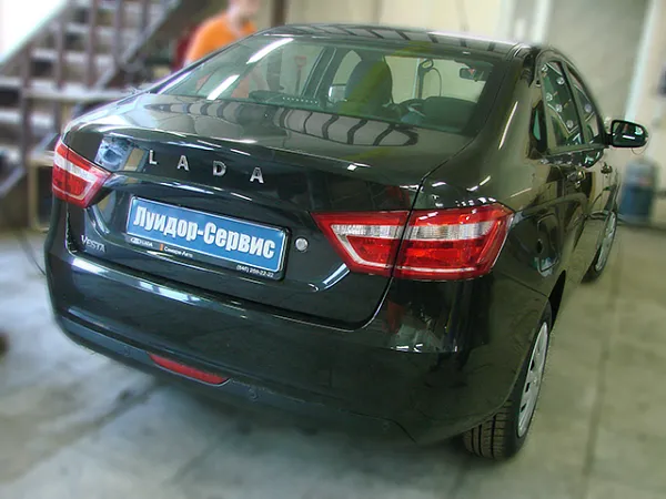 Установка автосигнализации Pandora с бесключевым автозапуском на Lada Vesta — фото 2
