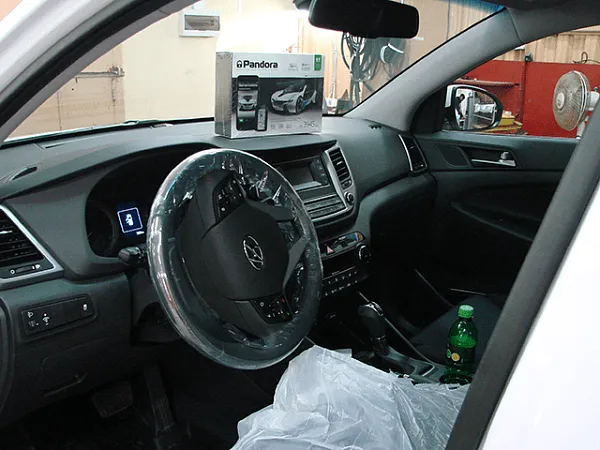 Установка автосигнализации с автозапуском Pandora 3945 на Hyundai Tucson — фото 2