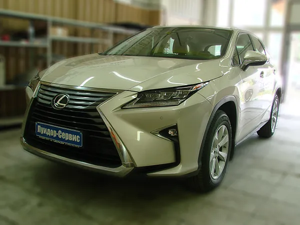 Установка Техноблока на Lexus RX200 — фото 1