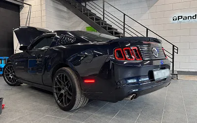 Установка сигнализации Pandora VX 4G GPS на Ford Mustang GT 2010 года