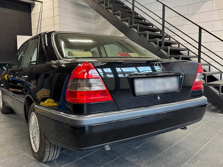 Полная шумоизоляция Mercedes-Benz W202