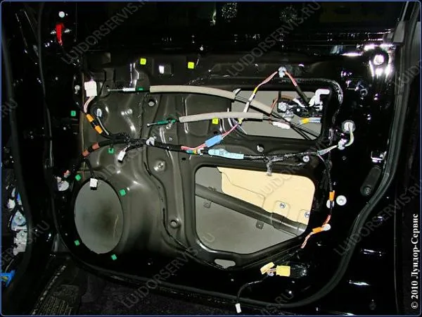 Шумоизоляция Toyota Land Cruiser 200 — фото 5