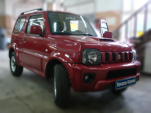 Установка головного устройства 2 Din в Suzuki Jimny  — фото 1