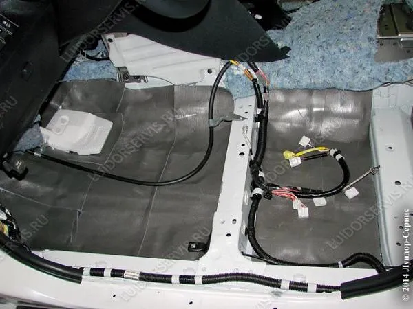 Шумоизоляция Toyota Venza — фото 4