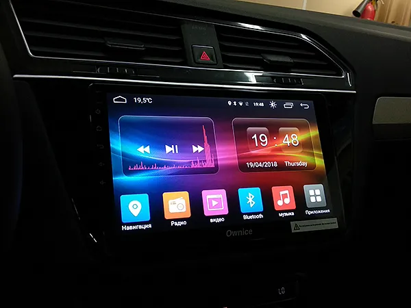 Установка головного устройства + камера з.в. VW Tiguan