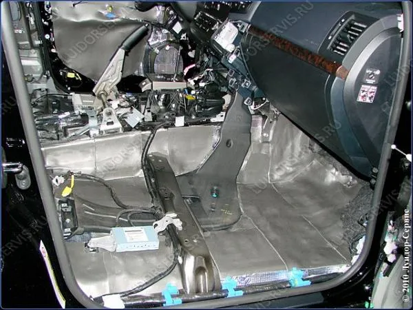 Шумоизоляция Toyota Land Cruiser 200 — фото 12