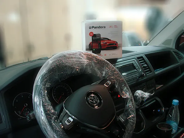 Установка автосигнализации Pandora 3910 Pro на VW Multivan — фото 3