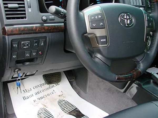 Техноблок на Toyota LC200
