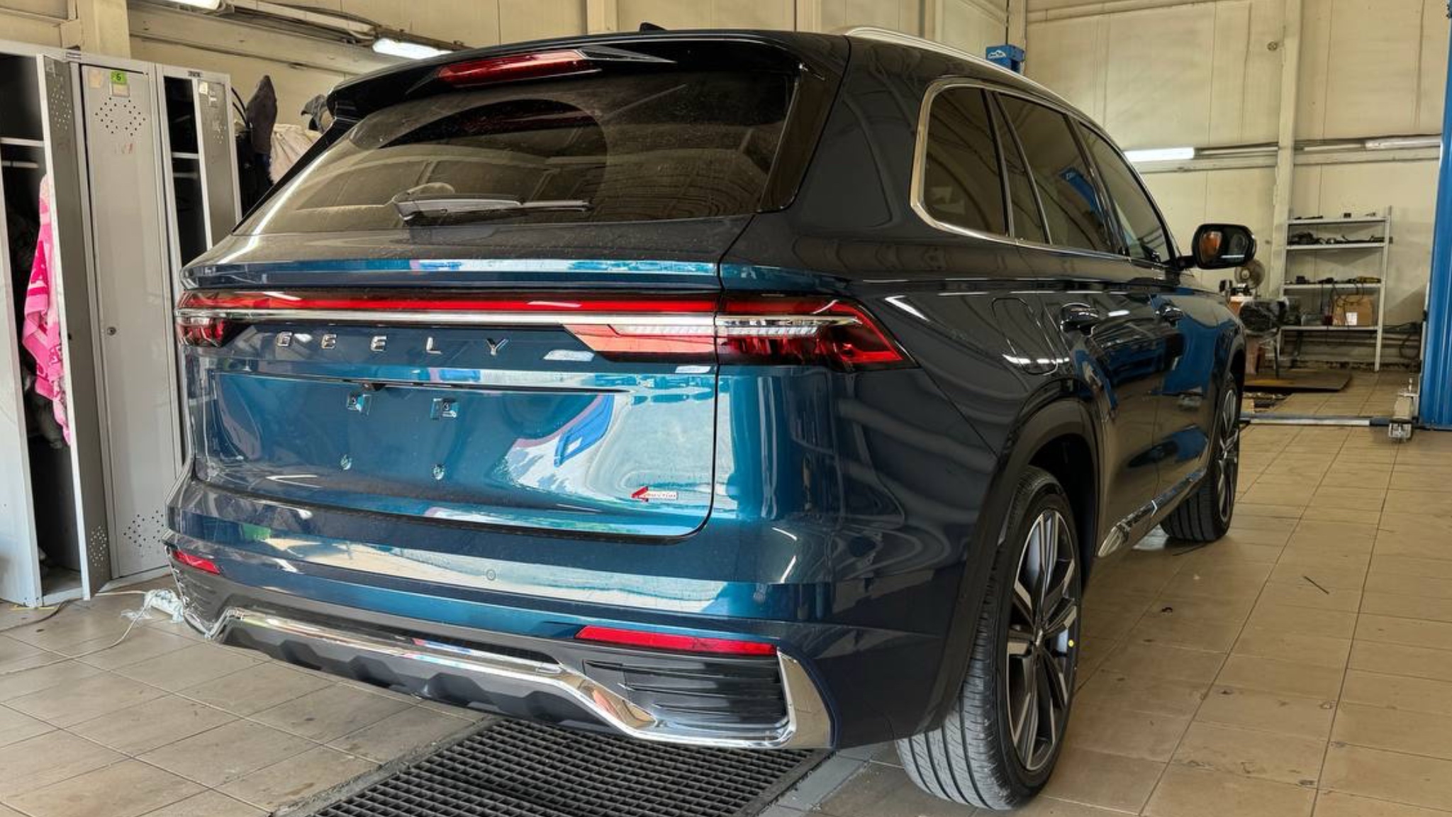 Установка автосигнализации Geely 