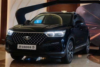 АвтоВАЗ представил новый кроссовер Lada X-cross 5 с мощным турбомотором