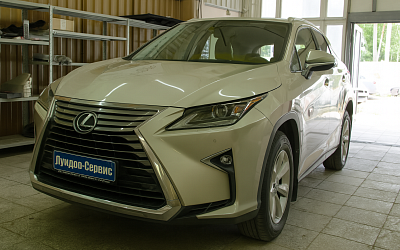 Установка Техноблока на Lexus RX200