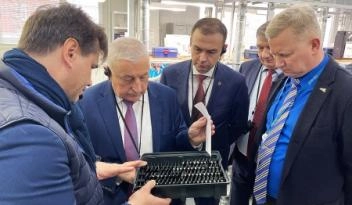 Николай Харитонов, кандидат в президенты России, посетил производство группы компаний Pandora в Калуге.